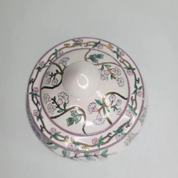Floral porcelain ginger jar cookie jar vase decor with lid. 10 tall with lid.